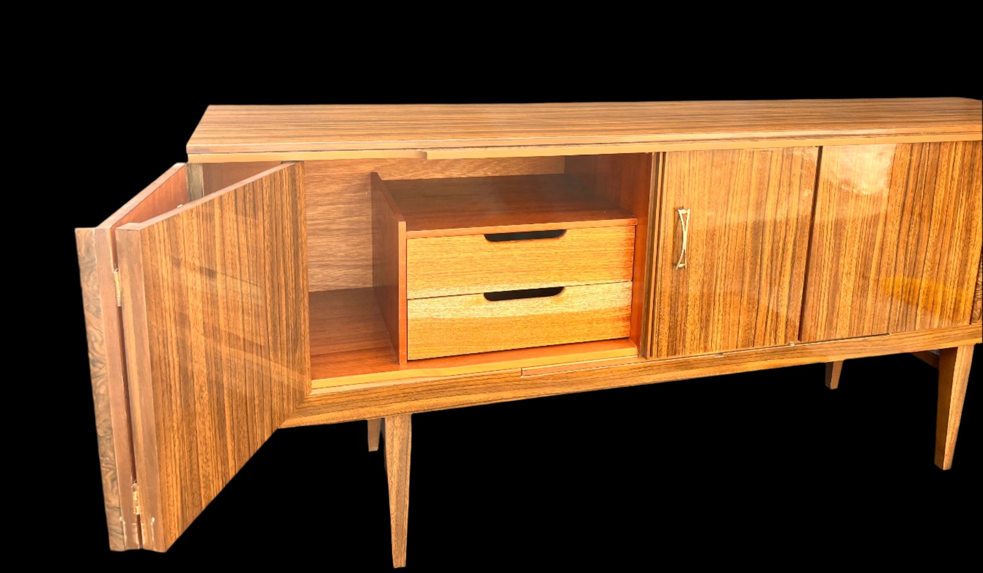 Vintage Mid Century Beautility Cocktail Bar With Clever Concealed Central Pop Out Drink Bar & Server.