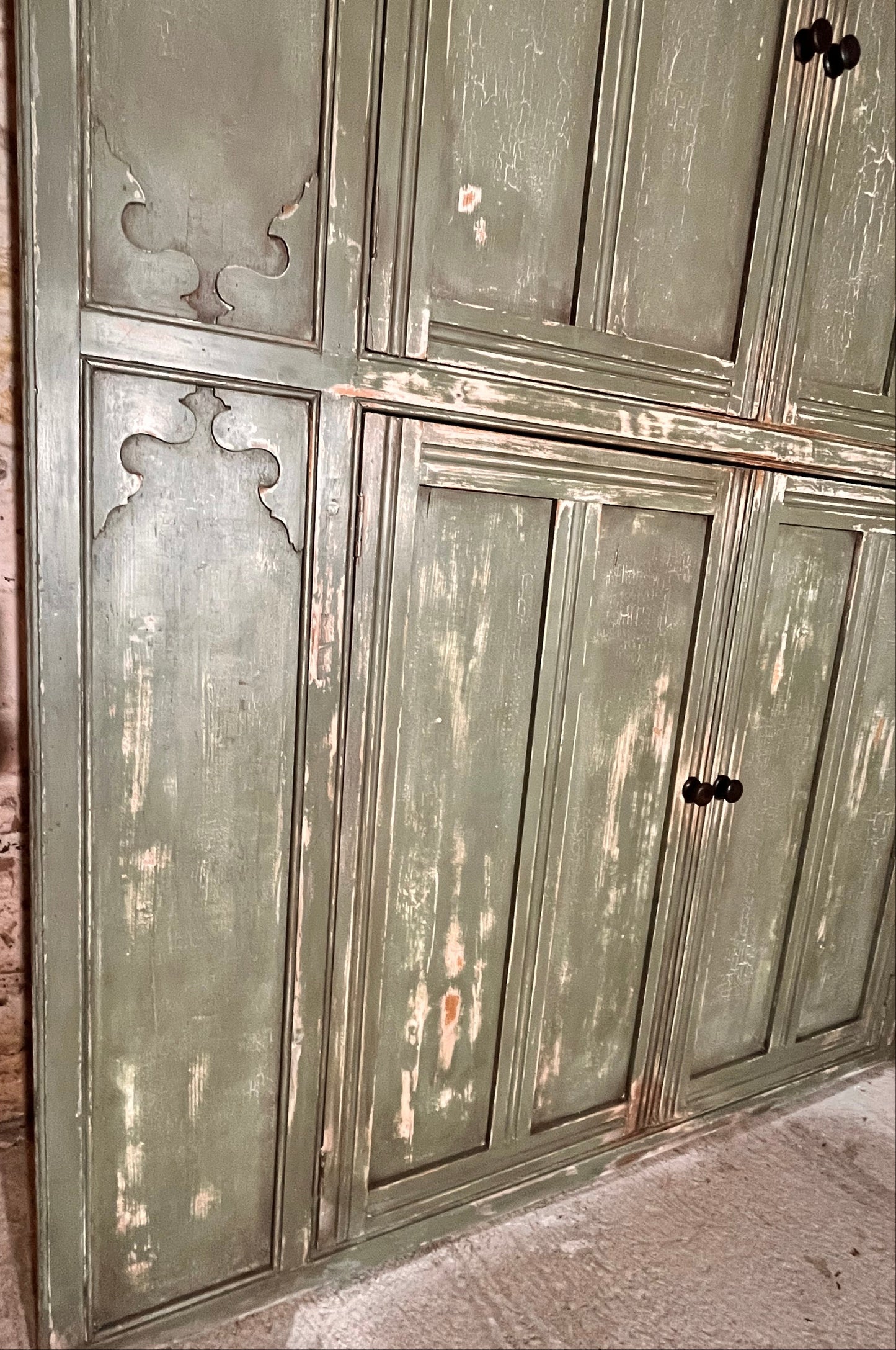 A Large Rustic Antique Pine Kitchen Larder Unit Cabinet Dresser Cupboard