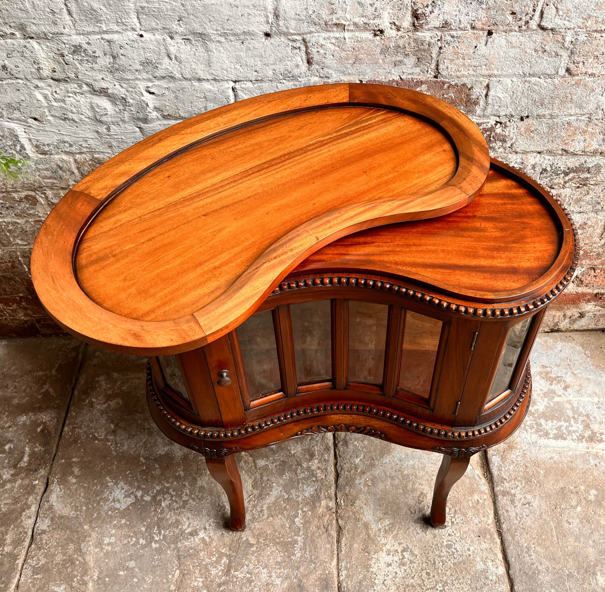 Vintage Chocolate/Tea Cabinet in Mahogany.  Cocktail Cabinet